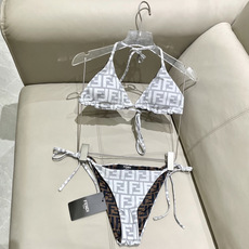 Fendi 芬迪比基尼双面可穿😍🥰适合多种场景的游泳衣🏊♀️海边 游泳池 温泉 水上乐园 漂流都可以😌 Fendi 芬迪比基尼双面可穿😍🥰适合多种场景的游泳衣🏊♀️海边 游泳池 温泉 水上乐园 漂流都可以😌