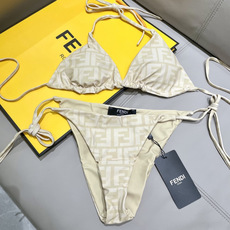 芬迪比基尼😍🥰适合多种场景的游泳衣🏊♀️海边 游泳池 温泉 水上乐园 漂流都可以😌内搭也完全可以 连体 芬迪比基尼😍🥰适合多种场景的游泳衣🏊♀️海边 游泳池 温泉 水上乐园 漂流都可以😌内搭也完全可以 连体