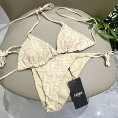 芬迪比基尼😍🥰适合多种场景的游泳衣🏊♀️海边 游泳池 温泉 水上乐园 漂流都可以😌内搭也完全可以 连体 芬迪比基尼😍🥰适合多种场景的游泳衣🏊♀️海边 游泳池 温泉 水上乐园 漂流都可以😌内搭也完全可以 连体