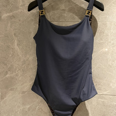 Fendi 芬迪连体😍🥰适合多种场景的游泳衣🏊♀️海边 游泳池 温泉 水上乐园 漂流都可以😌内搭也完全 Fendi 芬迪连体😍🥰适合多种场景的游泳衣🏊♀️海边 游泳池 温泉 水上乐园 漂流都可以😌内搭也完全