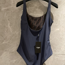 Fendi 芬迪连体😍🥰适合多种场景的游泳衣🏊♀️海边 游泳池 温泉 水上乐园 漂流都可以😌内搭也完全 Fendi 芬迪连体😍🥰适合多种场景的游泳衣🏊♀️海边 游泳池 温泉 水上乐园 漂流都可以😌内搭也完全