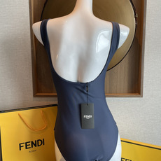 Fendi 芬迪连体😍🥰适合多种场景的游泳衣🏊♀️海边 游泳池 温泉 水上乐园 漂流都可以😌内搭也完全 Fendi 芬迪连体😍🥰适合多种场景的游泳衣🏊♀️海边 游泳池 温泉 水上乐园 漂流都可以😌内搭也完全