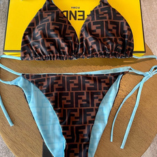 Fendi 芬迪比基尼双面可穿😍🥰适合多种场景的游泳衣🏊♀️海边 游泳池 温泉 水上乐园 漂流都可以😌 Fendi 芬迪比基尼双面可穿😍🥰适合多种场景的游泳衣🏊♀️海边 游泳池 温泉 水上乐园 漂流都可以😌