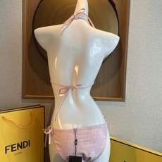 Fendi 芬迪比基尼双面可穿😍🥰适合多种场景的游泳衣🏊♀️海边 游泳池 温泉 水上乐园 漂流都可以😌 Fendi 芬迪比基尼双面可穿😍🥰适合多种场景的游泳衣🏊♀️海边 游泳池 温泉 水上乐园 漂流都可以😌