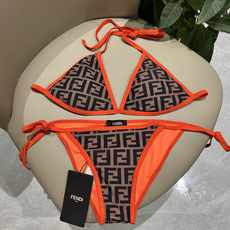 芬迪比基尼😍🥰适合多种场景的游泳衣🏊♀️海边 游泳池 温泉 水上乐园 漂流都可以😌内搭也完全可以 连体 芬迪比基尼😍🥰适合多种场景的游泳衣🏊♀️海边 游泳池 温泉 水上乐园 漂流都可以😌内搭也完全可以 连体