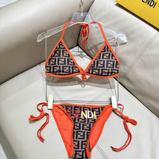 芬迪比基尼😍🥰适合多种场景的游泳衣🏊♀️海边 游泳池 温泉 水上乐园 漂流都可以😌内搭也完全可以 连体 芬迪比基尼😍🥰适合多种场景的游泳衣🏊♀️海边 游泳池 温泉 水上乐园 漂流都可以😌内搭也完全可以 连体