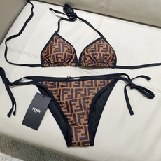 芬迪比基尼😍🥰适合多种场景的游泳衣🏊♀️海边 游泳池 温泉 水上乐园 漂流都可以😌内搭也完全可以 连体 芬迪比基尼😍🥰适合多种场景的游泳衣🏊♀️海边 游泳池 温泉 水上乐园 漂流都可以😌内搭也完全可以 连体