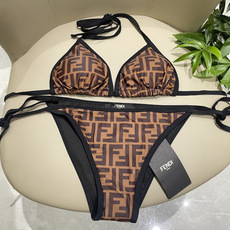 芬迪比基尼😍🥰适合多种场景的游泳衣🏊♀️海边 游泳池 温泉 水上乐园 漂流都可以😌内搭也完全可以 连体 芬迪比基尼😍🥰适合多种场景的游泳衣🏊♀️海边 游泳池 温泉 水上乐园 漂流都可以😌内搭也完全可以 连体