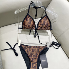 芬迪比基尼😍🥰适合多种场景的游泳衣🏊♀️海边 游泳池 温泉 水上乐园 漂流都可以😌内搭也完全可以 连体 芬迪比基尼😍🥰适合多种场景的游泳衣🏊♀️海边 游泳池 温泉 水上乐园 漂流都可以😌内搭也完全可以 连体