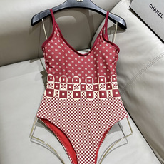 芬迪泳衣😍🥰适合多种场景的游泳衣🏊♀️海边 游泳池 温泉 水上乐园 漂流都可以😌内搭也完全可以 连体设 芬迪泳衣😍🥰适合多种场景的游泳衣🏊♀️海边 游泳池 温泉 水上乐园 漂流都可以😌内搭也完全可以 连体设