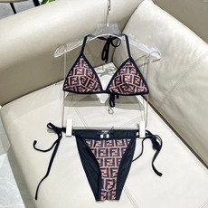 芬迪比基尼😍🥰适合多种场景的游泳衣🏊♀️海边 游泳池 温泉 水上乐园 漂流都可以😌内搭也完全可以 连体 芬迪比基尼😍🥰适合多种场景的游泳衣🏊♀️海边 游泳池 温泉 水上乐园 漂流都可以😌内搭也完全可以 连体