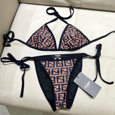 芬迪比基尼😍🥰适合多种场景的游泳衣🏊♀️海边 游泳池 温泉 水上乐园 漂流都可以😌内搭也完全可以 连体 芬迪比基尼😍🥰适合多种场景的游泳衣🏊♀️海边 游泳池 温泉 水上乐园 漂流都可以😌内搭也完全可以 连体
