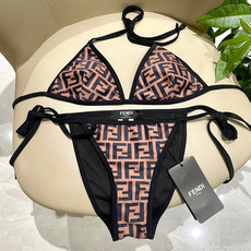 芬迪比基尼😍🥰适合多种场景的游泳衣🏊♀️海边 游泳池 温泉 水上乐园 漂流都可以😌内搭也完全可以 连体 芬迪比基尼😍🥰适合多种场景的游泳衣🏊♀️海边 游泳池 温泉 水上乐园 漂流都可以😌内搭也完全可以 连体