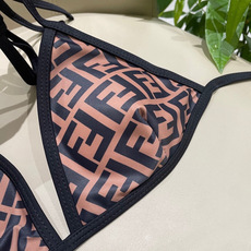 芬迪比基尼😍🥰适合多种场景的游泳衣🏊♀️海边 游泳池 温泉 水上乐园 漂流都可以😌内搭也完全可以 连体 芬迪比基尼😍🥰适合多种场景的游泳衣🏊♀️海边 游泳池 温泉 水上乐园 漂流都可以😌内搭也完全可以 连体
