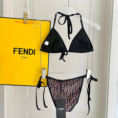 芬迪比基尼😍🥰适合多种场景的游泳衣🏊♀️海边 游泳池 温泉 水上乐园 漂流都可以😌内搭也完全可以 连体 芬迪比基尼😍🥰适合多种场景的游泳衣🏊♀️海边 游泳池 温泉 水上乐园 漂流都可以😌内搭也完全可以 连体