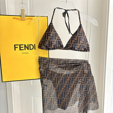 Fendi复古老花泳装三件套 承包整个夏日度假高光轻奢氛围感,泳池邮轮轻松拿捏贵气质感Fendi经典满印 Fendi复古老花泳装三件套 承包整个夏日度假高光轻奢氛围感,泳池邮轮轻松拿捏贵气质感Fendi经典满印