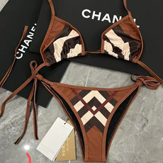 巴宝莉新款比基尼泳衣 😍🥰适合多种场景的游泳衣🏊♀️海边 游泳池 温泉 水上乐园 漂流都可以😌内搭也 巴宝莉新款比基尼泳衣 😍🥰适合多种场景的游泳衣🏊♀️海边 游泳池 温泉 水上乐园 漂流都可以😌内搭也