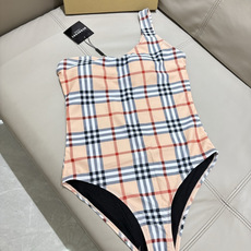 巴宝莉新款连体泳衣 😍🥰适合多种场景的游泳衣🏊♀️海边 游泳池 温泉 水上乐园 漂流都可以😌内搭也完 巴宝莉新款连体泳衣 😍🥰适合多种场景的游泳衣🏊♀️海边 游泳池 温泉 水上乐园 漂流都可以😌内搭也完