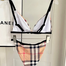 巴宝莉新款比基尼泳衣 😍🥰适合多种场景的游泳衣🏊♀️海边 游泳池 温泉 水上乐园 漂流都可以😌内搭也 巴宝莉新款比基尼泳衣 😍🥰适合多种场景的游泳衣🏊♀️海边 游泳池 温泉 水上乐园 漂流都可以😌内搭也