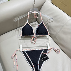 巴宝莉新款比基尼泳衣 😍🥰适合多种场景的游泳衣🏊♀️海边 游泳池 温泉 水上乐园 漂流都可以😌内搭也 巴宝莉新款比基尼泳衣 😍🥰适合多种场景的游泳衣🏊♀️海边 游泳池 温泉 水上乐园 漂流都可以😌内搭也