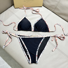 巴宝莉新款比基尼泳衣 😍🥰适合多种场景的游泳衣🏊♀️海边 游泳池 温泉 水上乐园 漂流都可以😌内搭也 巴宝莉新款比基尼泳衣 😍🥰适合多种场景的游泳衣🏊♀️海边 游泳池 温泉 水上乐园 漂流都可以😌内搭也