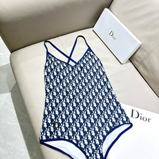 Dior连体泳衣 👙刺绣小蜜蜂 经典字母印花 拿捏度假氛围感 满印字母印花 度假高级感密码 D Dior连体泳衣 👙刺绣小蜜蜂 经典字母印花 拿捏度假氛围感 满印字母印花 度假高级感密码 D