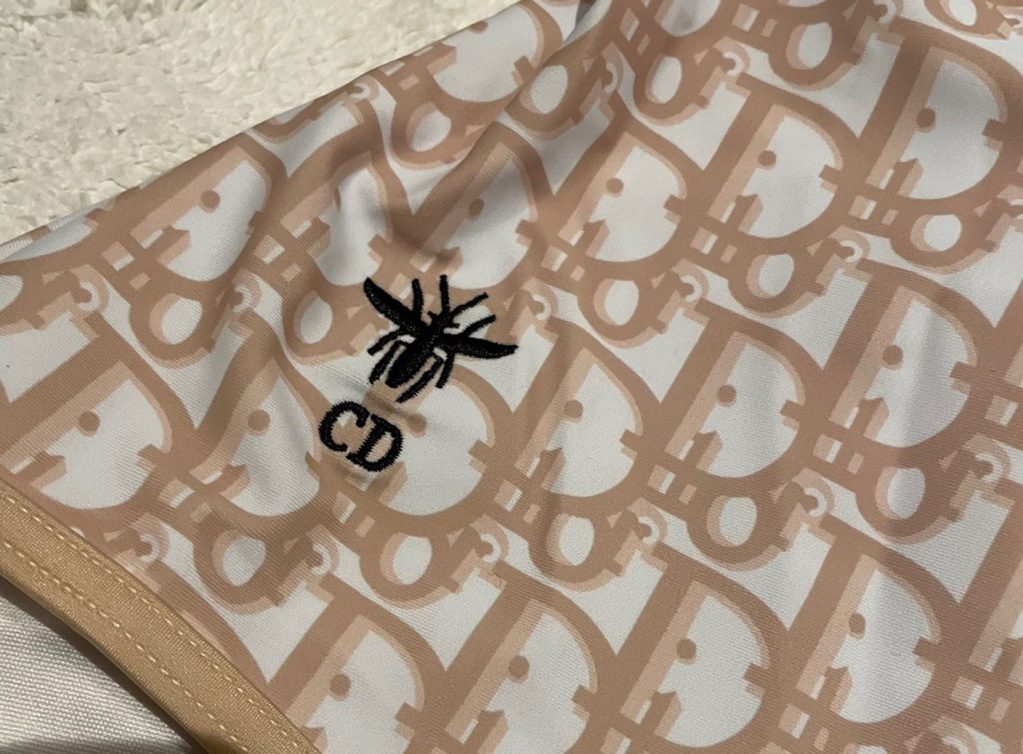 Dior 新款泳衣正品有售 超显气质 😍🥰适合多种场景的游泳衣🏊‍♀️海边 游泳池 温泉 水上乐园 漂流