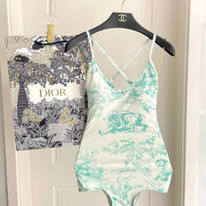 迪奥连体👙❤️😍🥰适合多种场景的游泳衣🏊♀️海边 游泳池 温泉 水上乐园 漂流都可以😌内搭外穿也完全可 迪奥连体👙❤️😍🥰适合多种场景的游泳衣🏊♀️海边 游泳池 温泉 水上乐园 漂流都可以😌内搭外穿也完全可