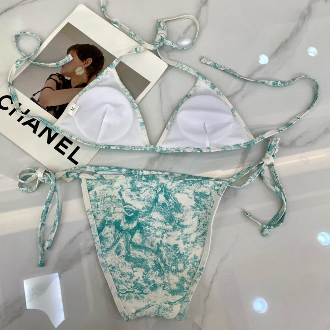 迪奥比基尼👙❤️😍🥰适合多种场景的游泳衣🏊‍♀️海边 游泳池 温泉 水上乐园 漂流都可以😌内搭外穿也完全