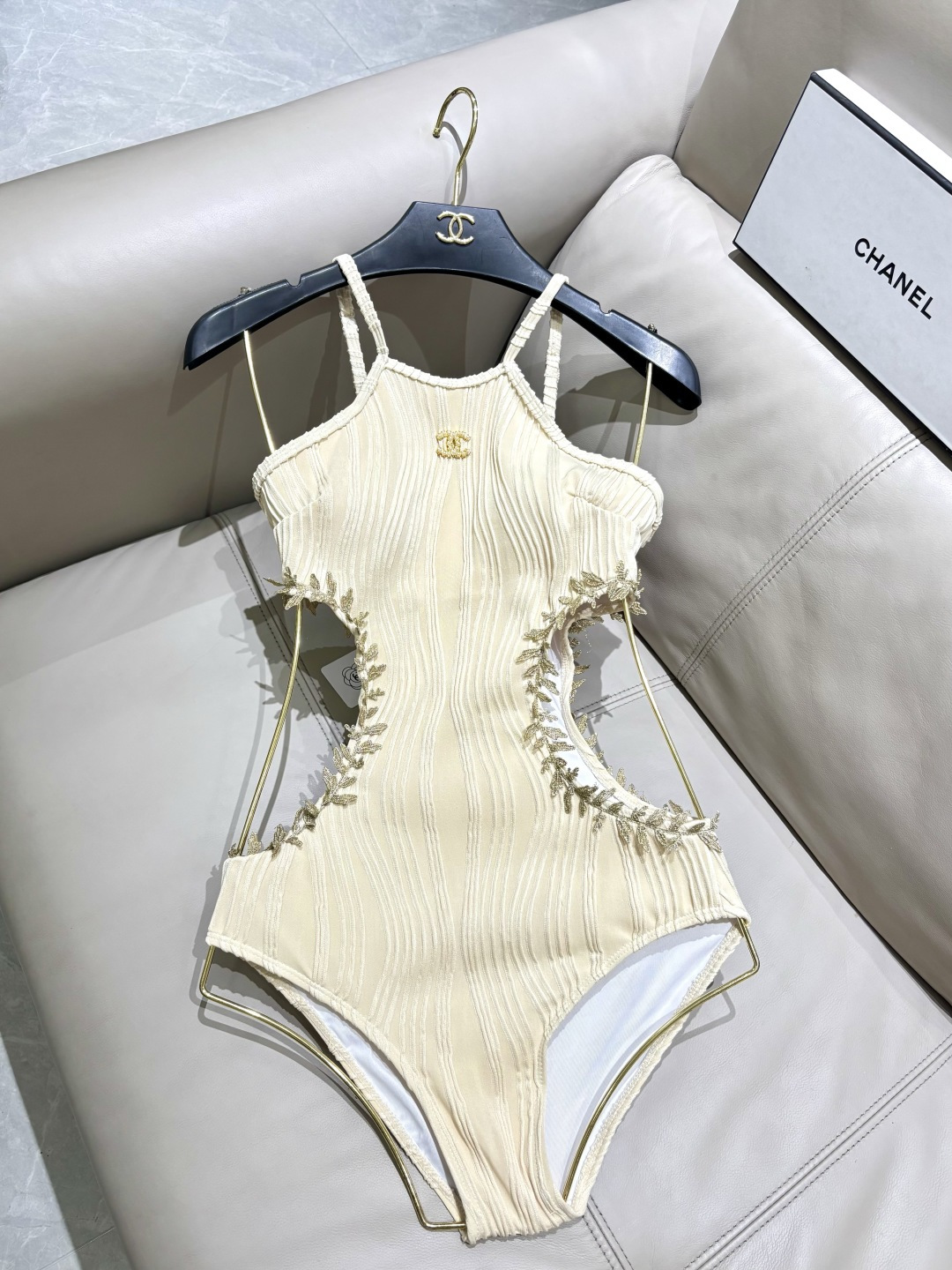 Chanel新款连体🥰适合多种场景的游泳衣🏊‍♀️海边 游泳池 温泉 水上乐园 漂流都可以😌内搭也完全可