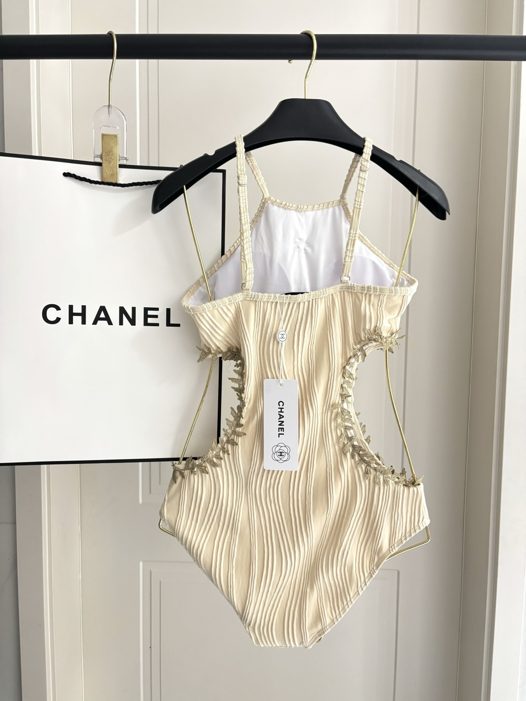 Chanel新款连体🥰适合多种场景的游泳衣🏊‍♀️海边 游泳池 温泉 水上乐园 漂流都可以😌内搭也完全可