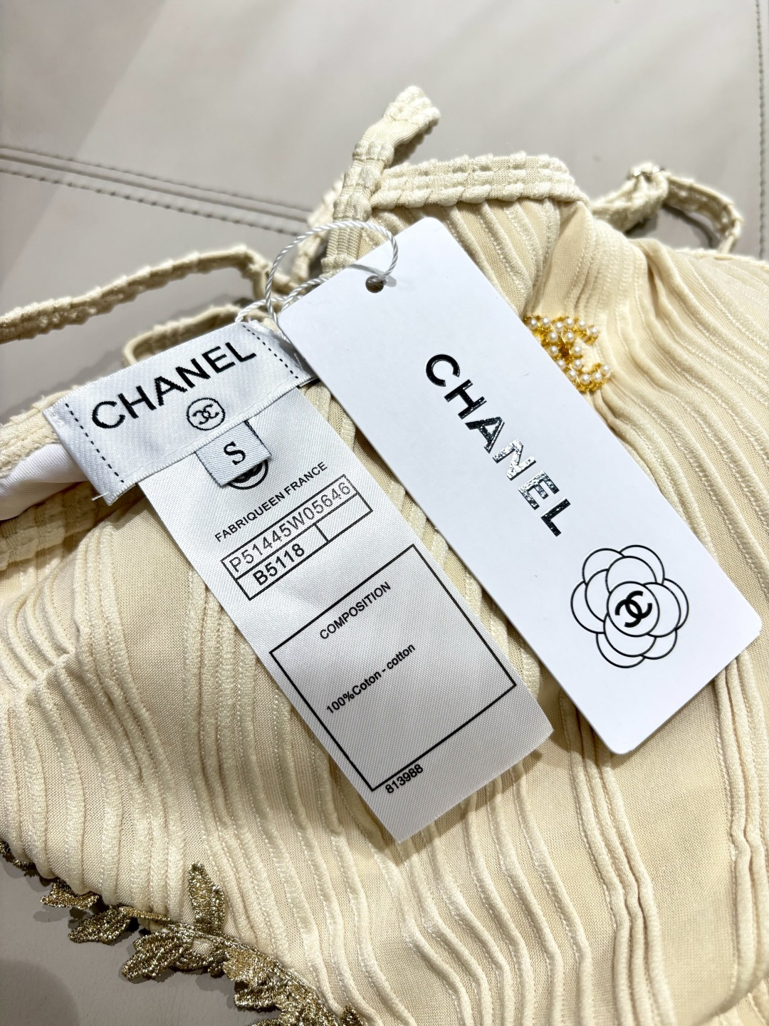 Chanel新款连体🥰适合多种场景的游泳衣🏊‍♀️海边 游泳池 温泉 水上乐园 漂流都可以😌内搭也完全可