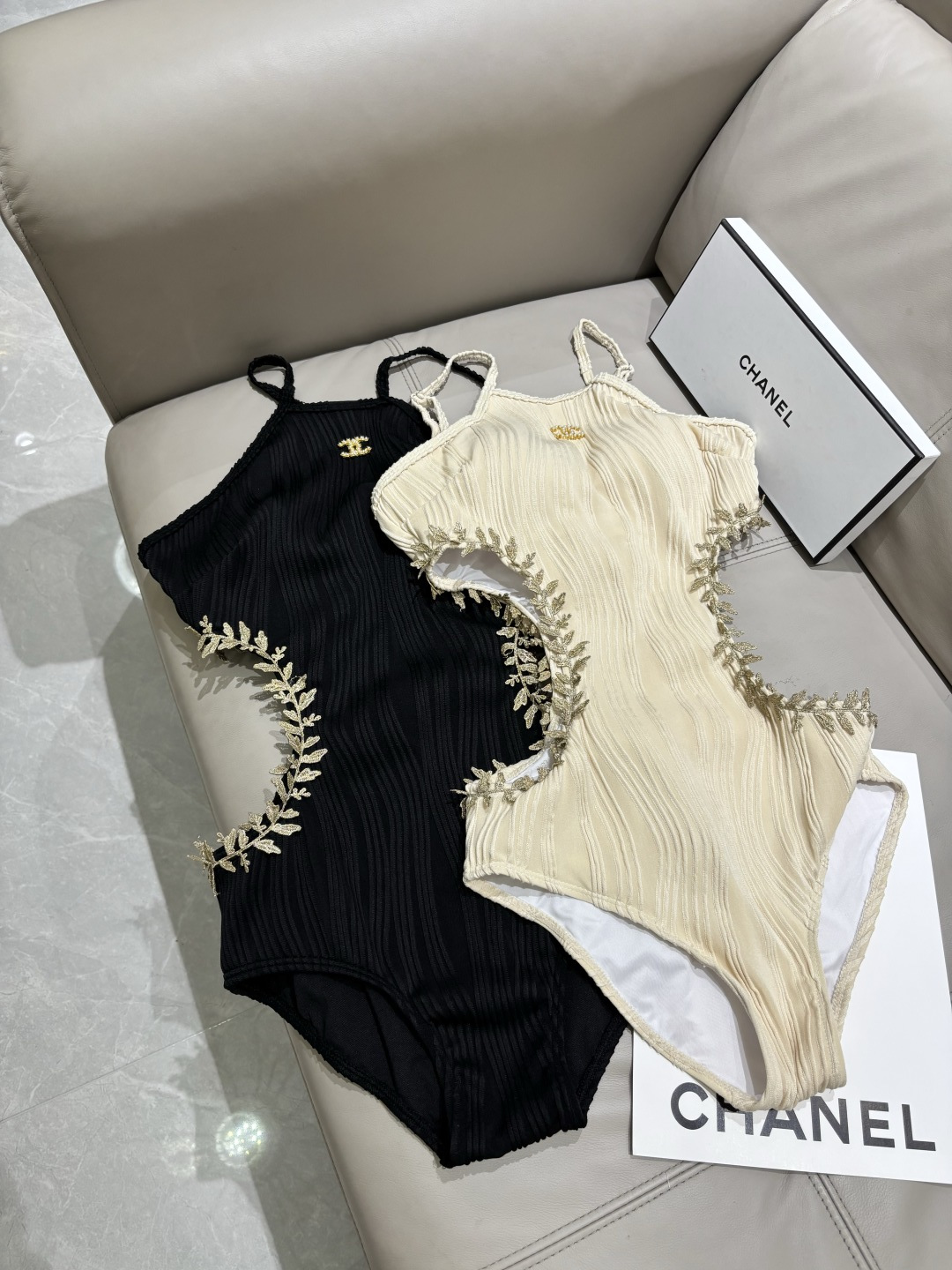 Chanel新款连体😍🥰适合多种场景的游泳衣🏊‍♀️海边 游泳池 温泉 水上乐园 漂流都可以😌内搭也完全