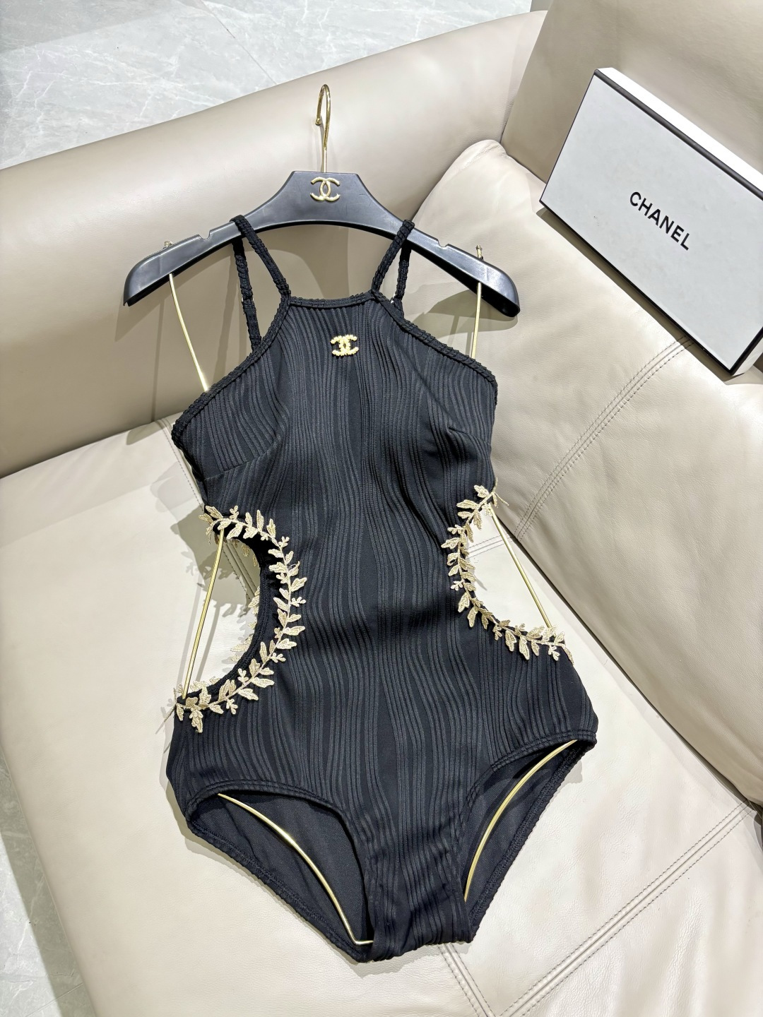 Chanel新款连体😍🥰适合多种场景的游泳衣🏊‍♀️海边 游泳池 温泉 水上乐园 漂流都可以😌内搭也完全
