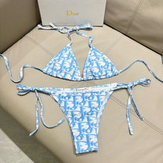 迪奥比基尼👙❤️😍🥰适合多种场景的游泳衣🏊♀️海边 游泳池 温泉 水上乐园 漂流都可以😌内搭外穿也完全 迪奥比基尼👙❤️😍🥰适合多种场景的游泳衣🏊♀️海边 游泳池 温泉 水上乐园 漂流都可以😌内搭外穿也完全