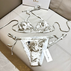 迪奥比基尼👙❤️😍🥰适合多种场景的游泳衣🏊♀️海边 游泳池 温泉 水上乐园 漂流都可以😌内搭外穿也完全 迪奥比基尼👙❤️😍🥰适合多种场景的游泳衣🏊♀️海边 游泳池 温泉 水上乐园 漂流都可以😌内搭外穿也完全