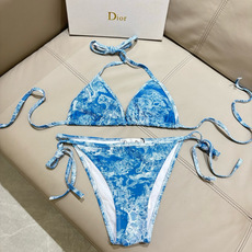 迪奥比基尼👙❤️😍🥰适合多种场景的游泳衣🏊♀️海边 游泳池 温泉 水上乐园 漂流都可以😌内搭外穿也完全 迪奥比基尼👙❤️😍🥰适合多种场景的游泳衣🏊♀️海边 游泳池 温泉 水上乐园 漂流都可以😌内搭外穿也完全