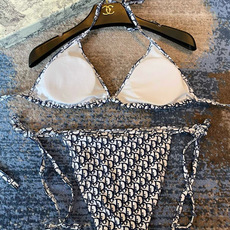 迪奥比基尼泳衣 印花适合多种场景的游泳衣🏊♀️海边 游泳池 温泉 水上乐园 漂流都可以😌内搭也完全可以 迪奥比基尼泳衣 印花适合多种场景的游泳衣🏊♀️海边 游泳池 温泉 水上乐园 漂流都可以😌内搭也完全可以