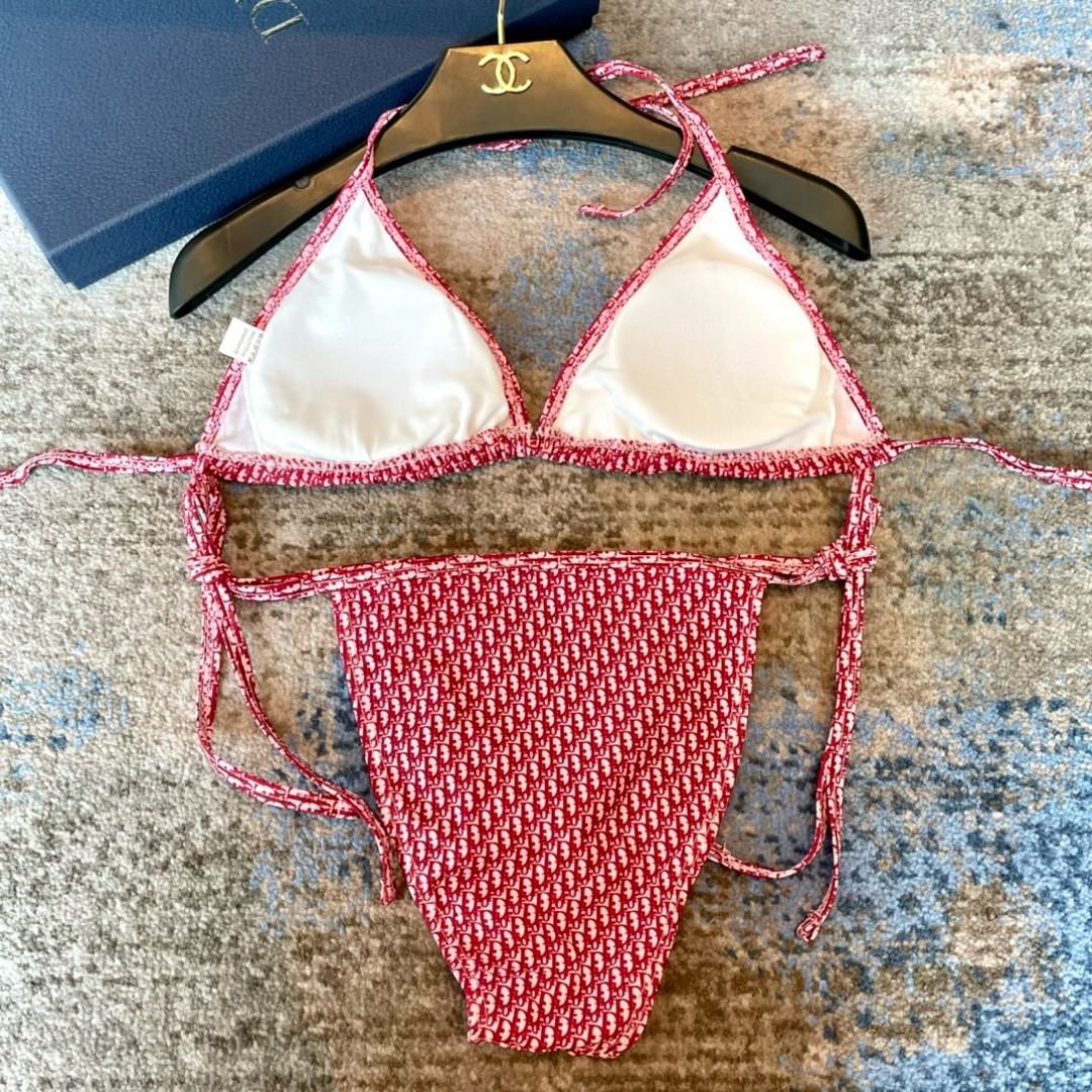 迪奥比基尼泳衣 印花适合多种场景的游泳衣🏊‍♀️海边 游泳池 温泉 水上乐园 漂流都可以😌内搭也完全可以