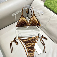 Gucci丝绒分体比基尼😍🥰适合多种场景的游泳衣🏊♀️海边 游泳池 温泉 水上乐园 漂流都可以😌内搭也 Gucci丝绒分体比基尼😍🥰适合多种场景的游泳衣🏊♀️海边 游泳池 温泉 水上乐园 漂流都可以😌内搭也