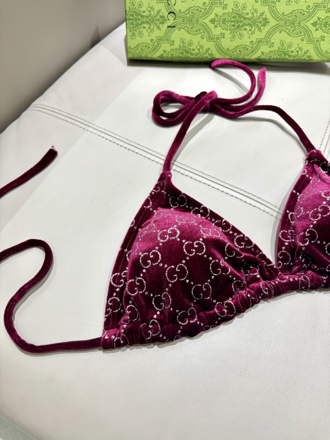 Gucci丝绒分体比基尼😍🥰适合多种场景的游泳衣🏊‍♀️海边 游泳池 温泉 水上乐园 漂流都可以😌内搭也
