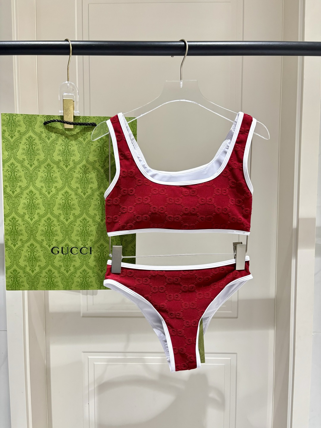 Gucci分体泳衣 印花适合多种场景的游泳衣🏊‍♀️海边 游泳池 温泉 水上乐园 漂流都可以😌内搭也完全