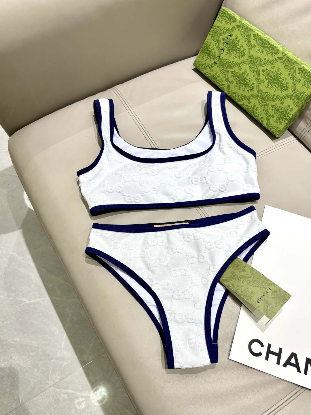 Gucci分体泳衣 印花适合多种场景的游泳衣🏊‍♀️海边 游泳池 温泉 水上乐园 漂流都可以😌内搭也完全