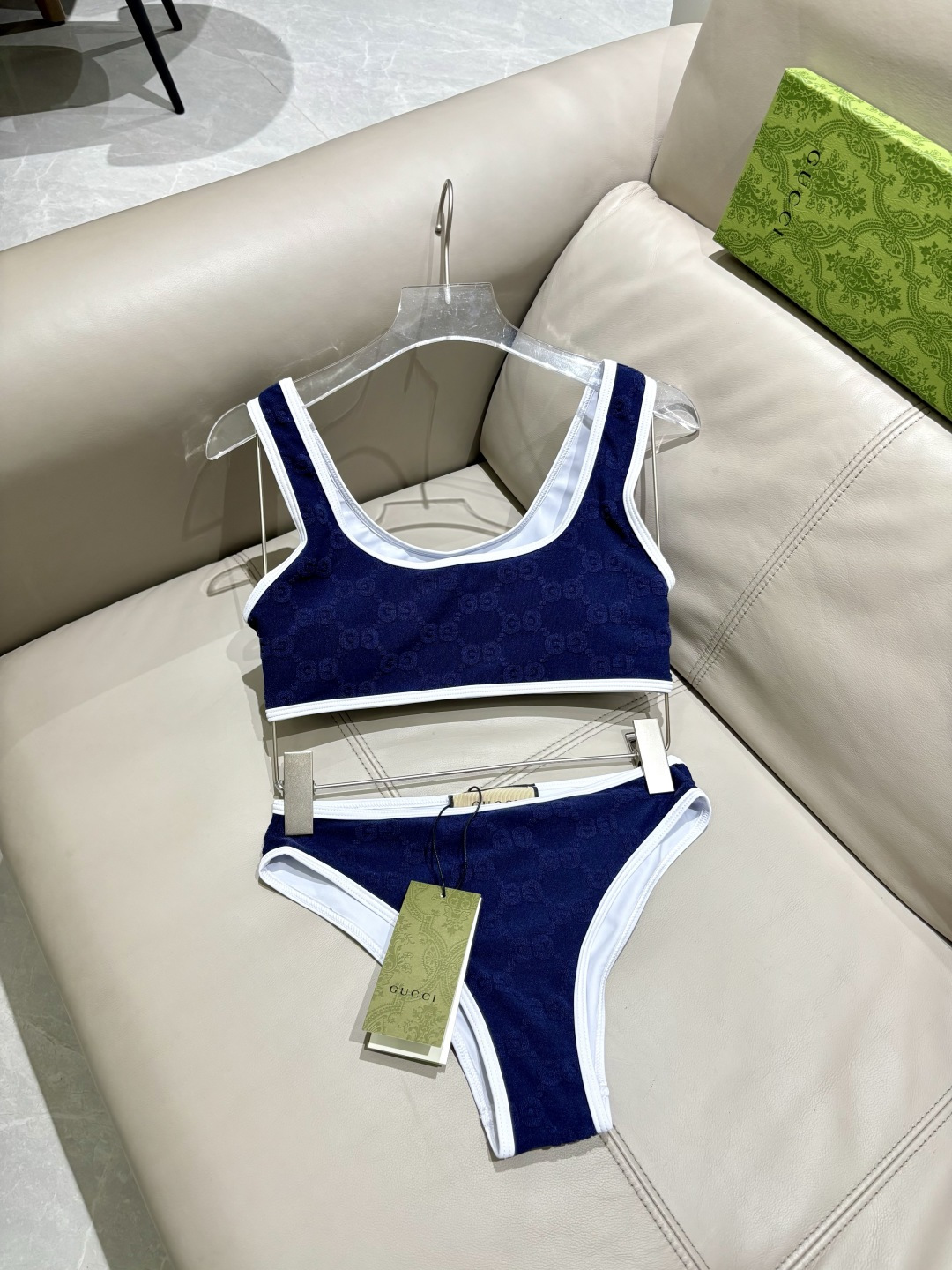 Gucci分体泳衣 印花适合多种场景的游泳衣🏊‍♀️海边 游泳池 温泉 水上乐园 漂流都可以😌内搭也完全