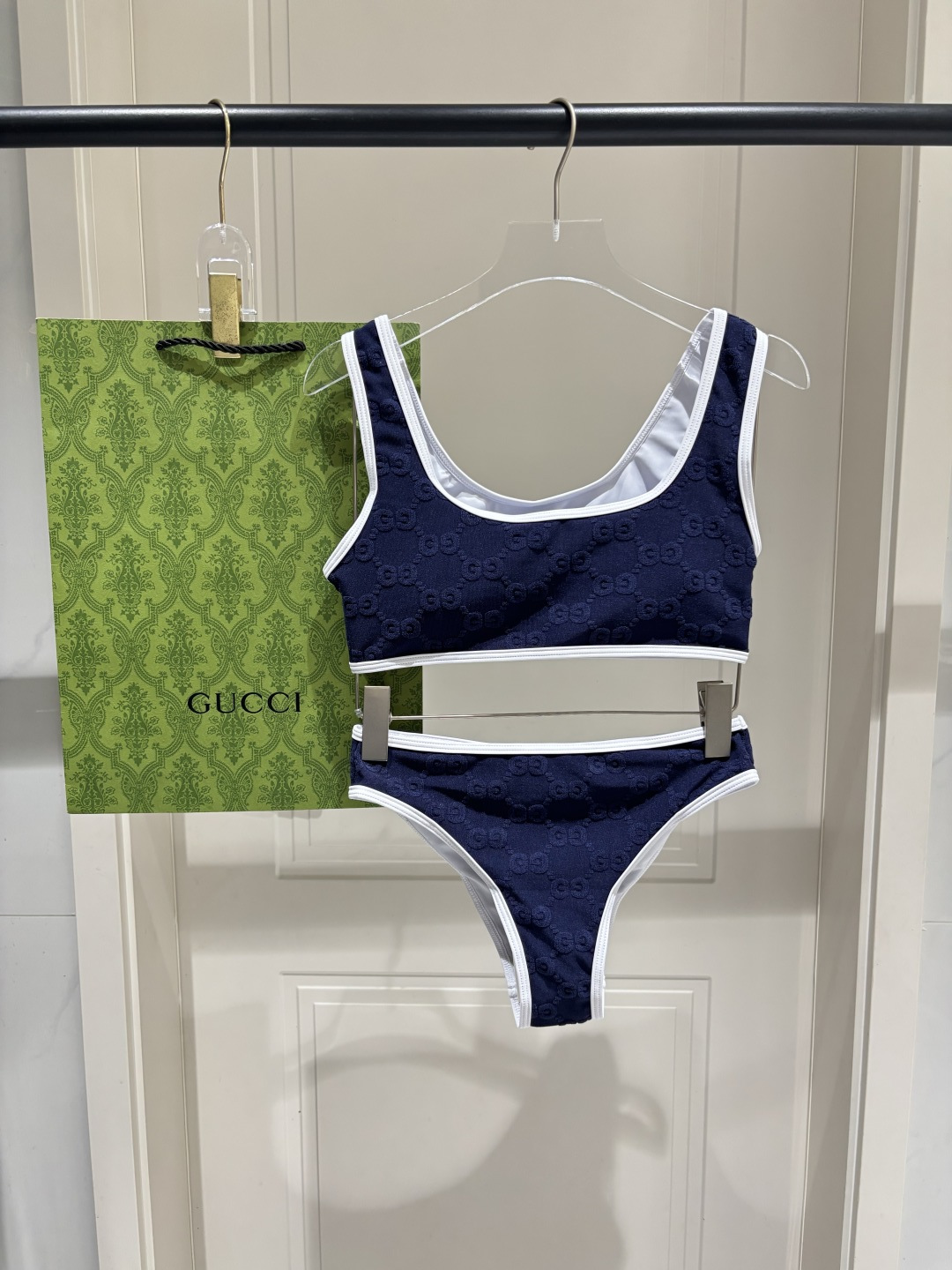 Gucci分体泳衣 印花适合多种场景的游泳衣🏊‍♀️海边 游泳池 温泉 水上乐园 漂流都可以😌内搭也完全