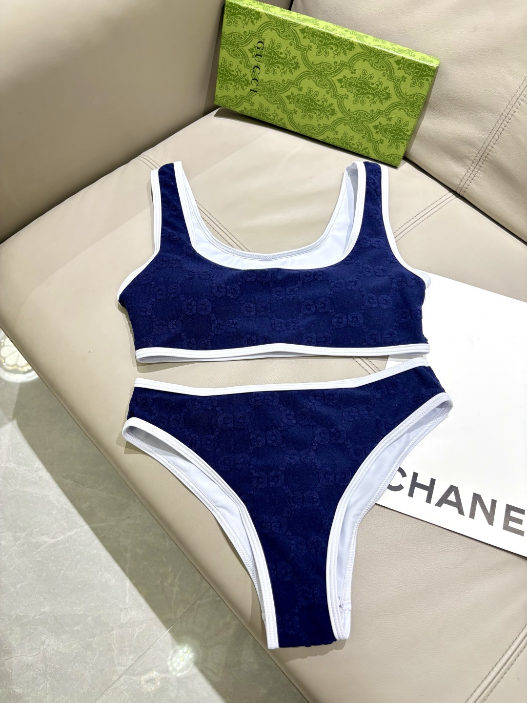Gucci分体泳衣 印花适合多种场景的游泳衣🏊‍♀️海边 游泳池 温泉 水上乐园 漂流都可以😌内搭也完全