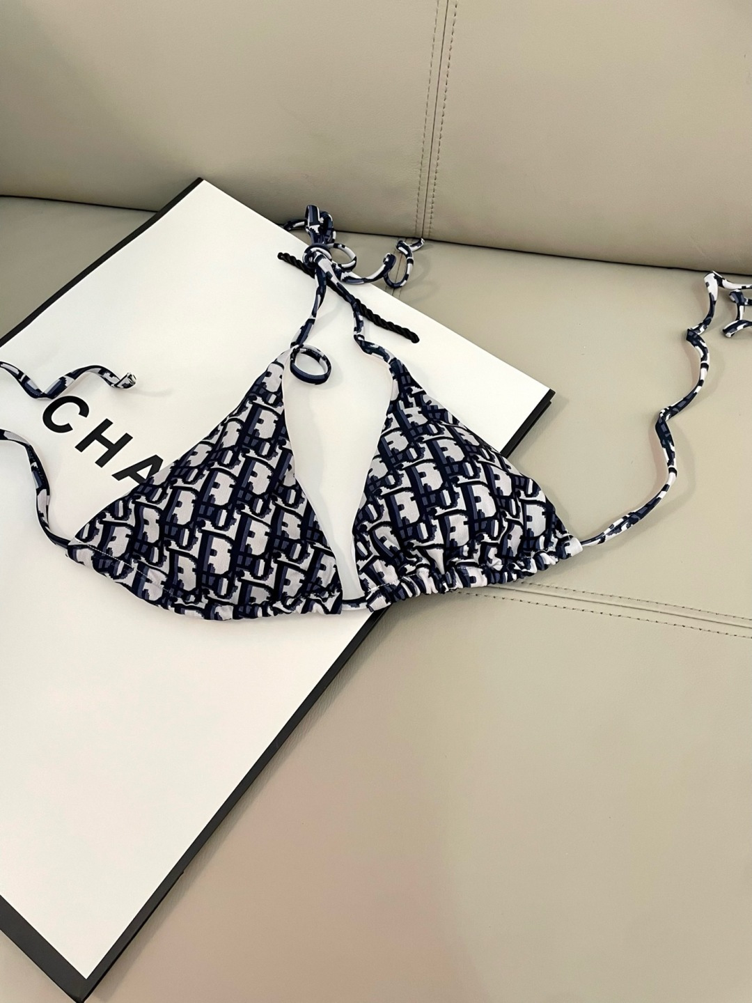迪奥比基尼泳衣👙❤️😍🥰适合多种场景的游泳衣🏊‍♀️海边 游泳池 温泉 水上乐园 漂流都可以😌内搭外穿也
