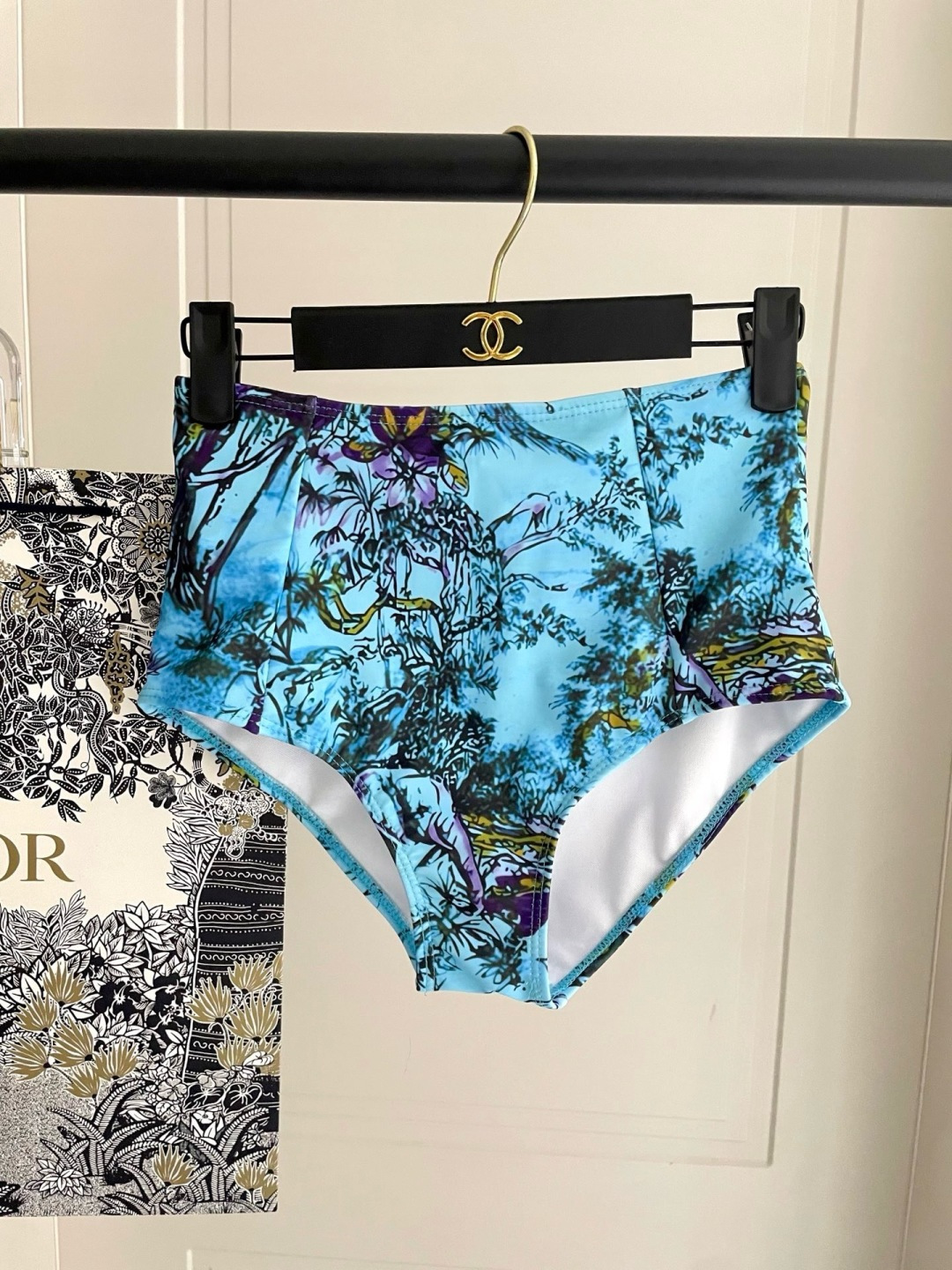 迪奥分体😍🥰适合多种场景的游泳衣🏊‍♀️海边 游泳池 温泉 水上乐园 漂流都可以😌内搭也完全可以 连体设