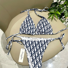 迪奥比基尼😍🥰适合多种场景的游泳衣🏊♀️海边 游泳池 温泉 水上乐园 漂流都可以😌内搭也完全可以 连体 迪奥比基尼😍🥰适合多种场景的游泳衣🏊♀️海边 游泳池 温泉 水上乐园 漂流都可以😌内搭也完全可以 连体
