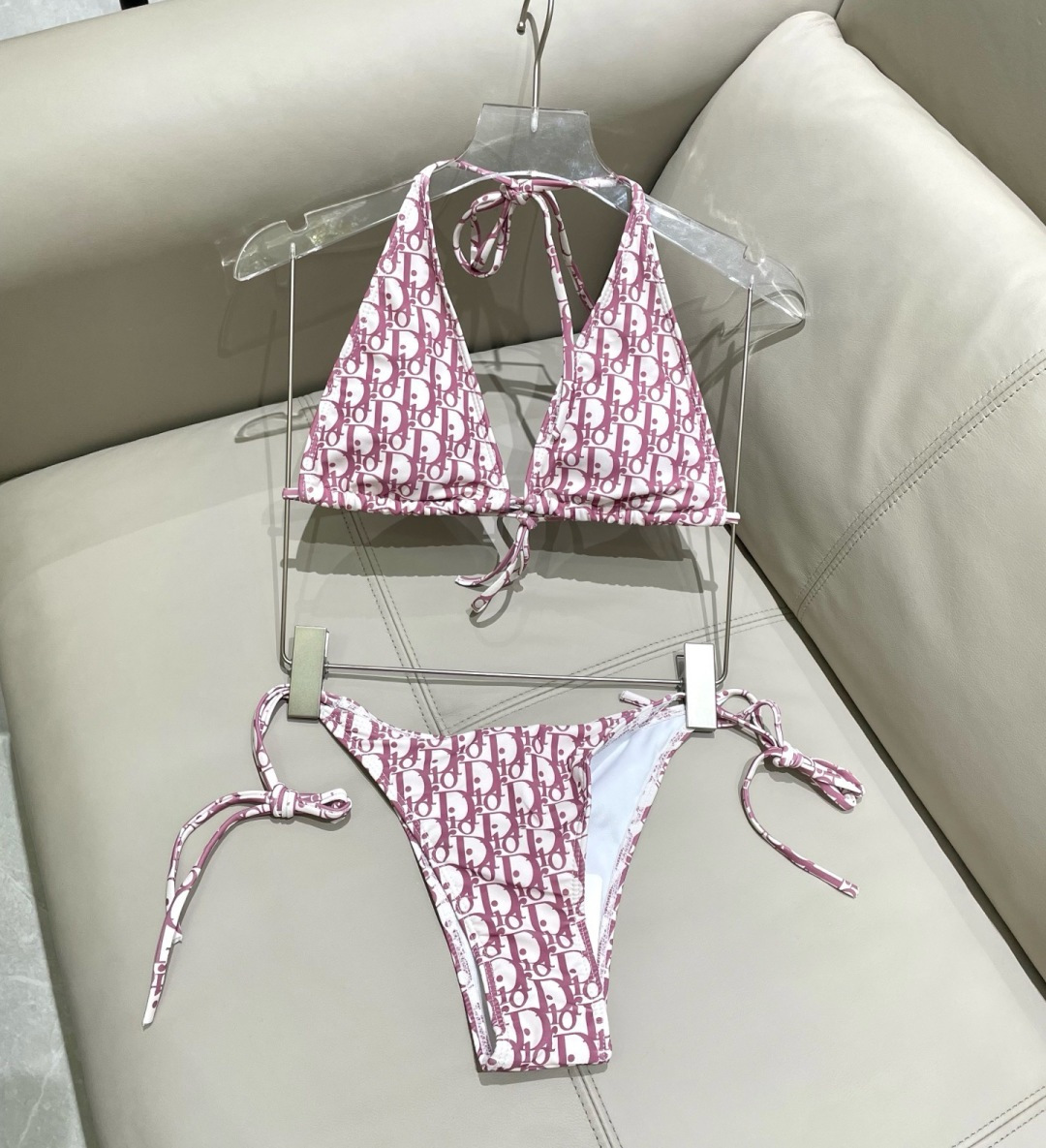 迪奥分体😍🥰适合多种场景的游泳衣🏊‍♀️海边 游泳池 温泉 水上乐园 漂流都可以😌内搭也完全可以 连体设